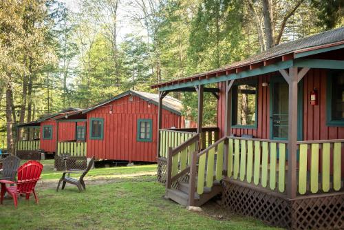 Trekker, Treehouses cabins and lodge rooms