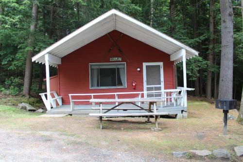 Trekker, Treehouses cabins and lodge rooms