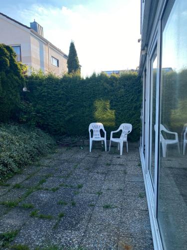 Kert, nJoy! Monteurhaus in Altbach mit Garten & Balkon in Altbach
