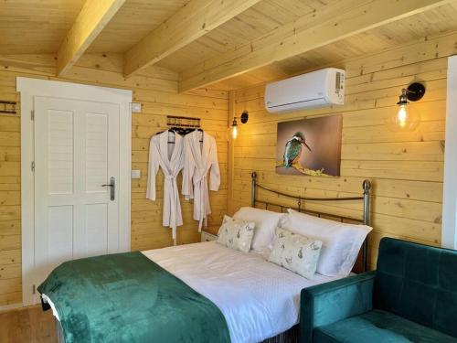 Willow Tree Lodge - Cosy lodge in the heart of the Kent countryside