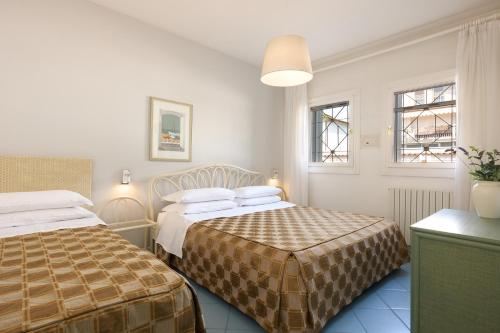 One-Bedroom Apartment image 10