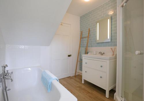 Bathroom, Primrose Cottage in Gullane