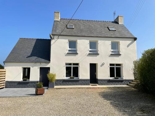 Maison familiale entre terre et mer gîte à louer Kerzabiec