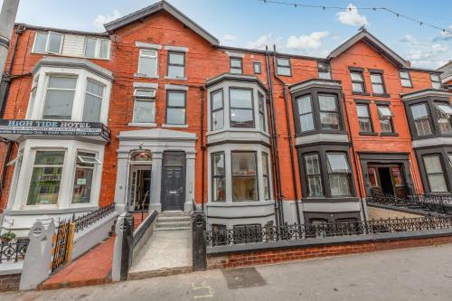 Charles Alexander Short Stay - Charnley House Apartments 3