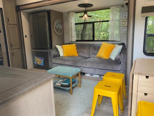 Cozy RV Experience w/POOL+SPA Near Lake Conroe