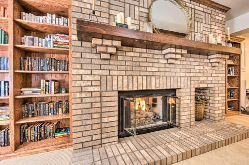 Luxe Garden-Level Apartment with Sauna and Gym! in Colorado Springs, USA