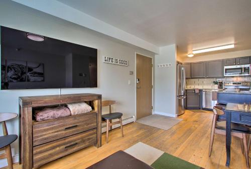 Cozy Montana Condo with Walk to Big Sky Resort! in Big Sky, USA