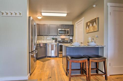 Cozy Montana Condo with Walk to Big Sky Resort! in Big Sky, USA