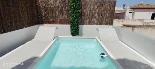 Penthouse Apartment room in DreamsApt Sagasta