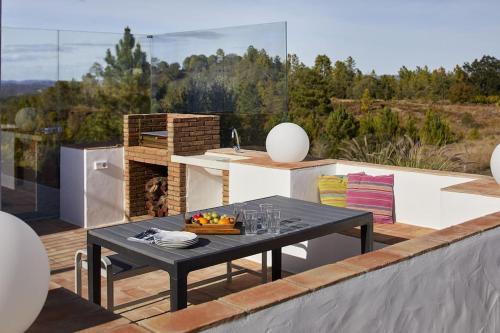 Moinho do Barulho in São Bartolomeu De Messines