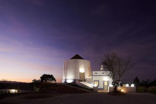 Moinho do Barulho in São Bartolomeu De Messines