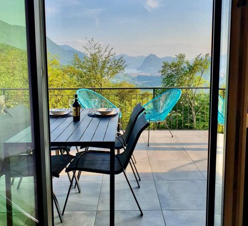 Casa Cristina - Stunning Lake & Mountain View in Roveredo Capriasca, Schweiz