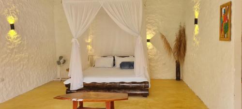 1 king bed, 1 twin bed