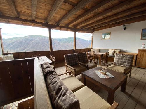 A környék, Family Hotel Byalata Kashta in Kovachevitsa