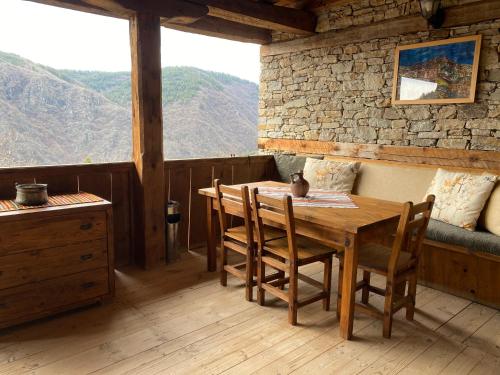 A környék, Family Hotel Byalata Kashta in Kovachevitsa