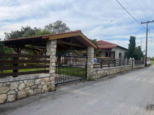 Karaiskaki Beach House gîte à louer Ágios Pávlos