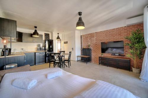 IMMOGROOM - Renovated - Loggia - Clear view - Parking common - AC - Wifi, Cannes (Foto 10)