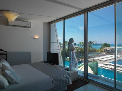 المرافق, Veer Luxury Boutique Hotel & Beach Club in جونيه