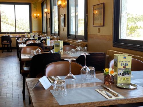 Restaurace, Logis Grand Hotel Bain in Comps Sur Artuby