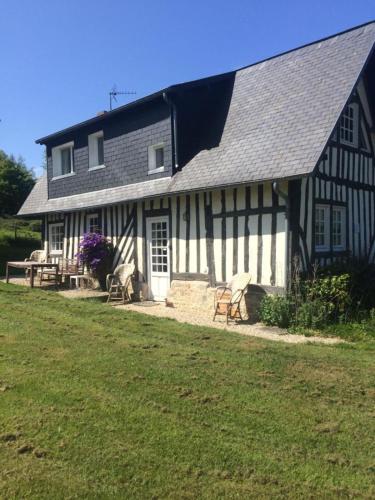 70m2 avec JARDIN et TERRAIN DE TENNIS gîte à louer Angerville