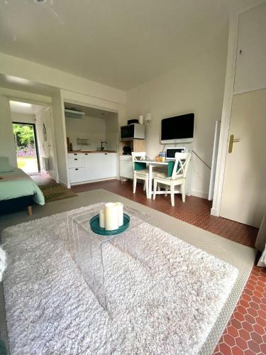 Cottage au sein du "Hameau du golf" de la Bretesche in มิสสิอา