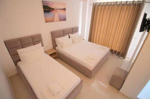 J&B Hotel – Ksamil, OR