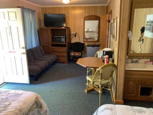 Phillips Historic Motel & Cottages in Robbinsville, USA