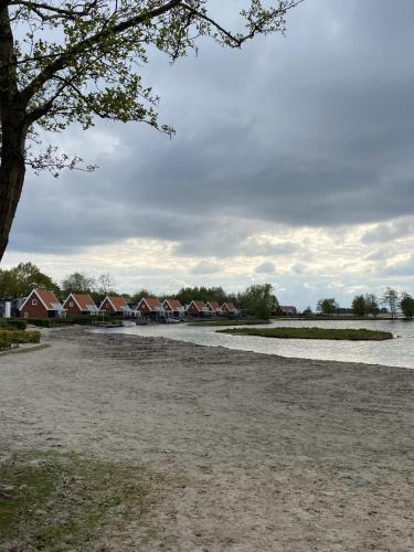 Gloednieuw luxe chalet aan Veluwemeer 4 pers