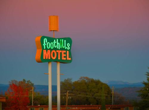 Foothills Motel