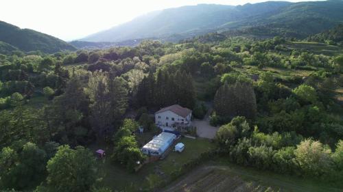 Villa Les Martinets - Piscine et Jacuzzi-Voie Verte Passa Pais-Gorges d'Héric-Massif du Caroux-Chambre d'hôte