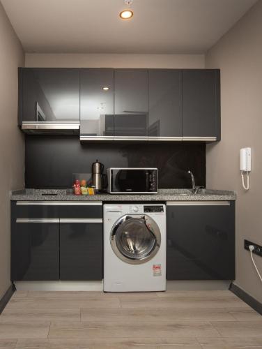 Kitchen, Marina Green Suit Hotel in Trabzon