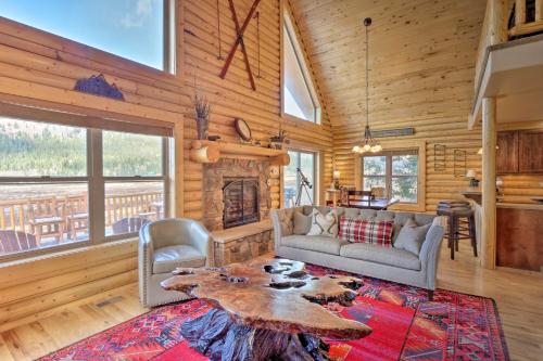 Secluded Alma Log Cabin with Hot Tub and Mountain View in Alma, USA