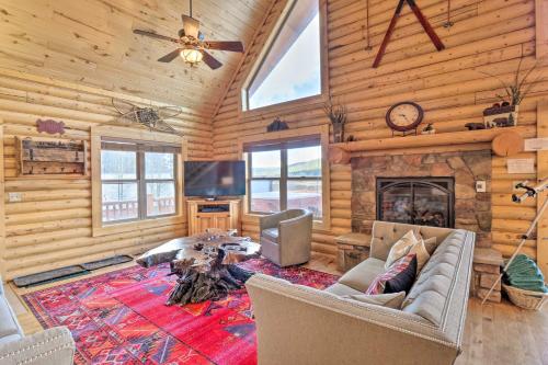Secluded Alma Log Cabin with Hot Tub and Mountain View in Alma, USA