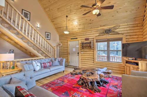 Secluded Alma Log Cabin with Hot Tub and Mountain View in Alma, USA