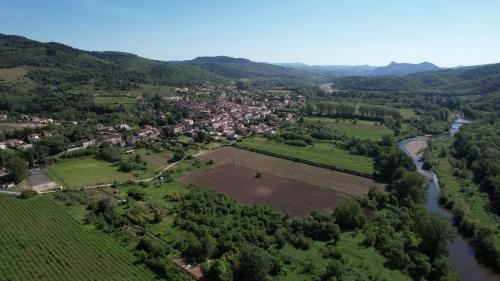 Villa Les Martinets - Piscine et Jacuzzi-Voie Verte Passa Pais-Gorges d'Héric-Massif du Caroux-Chambre d'hôte