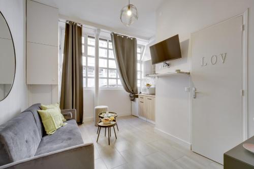 Bright Charming Modern Studio by Dreamy Canal St Martin 10eme Metro Goncourt