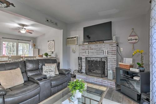 Scenic Home with Pool Access 3 Mi to Bushkill Falls - image 17
