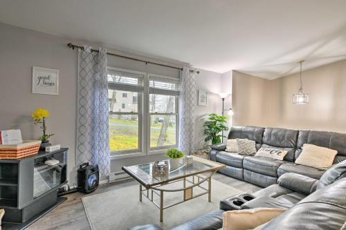 Scenic Home with Pool Access 3 Mi to Bushkill Falls - image 18