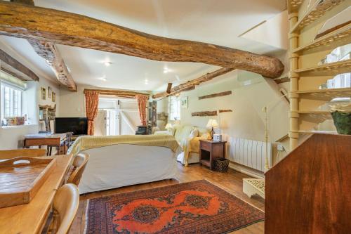 The Long Barn Cirencester - image 5
