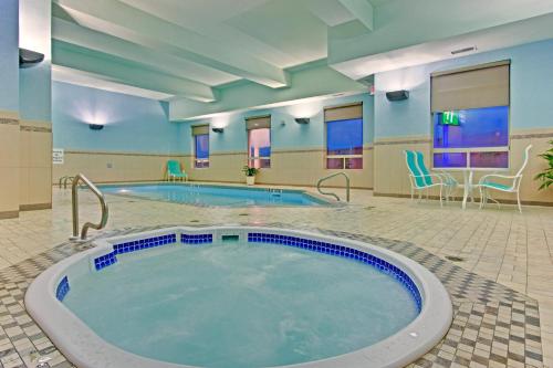 Holiday Inn Express Hotel & Suites-Edmonton South, an IHG Hotel