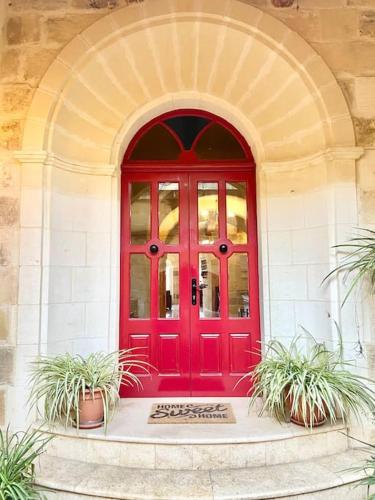 Villa Rossa Gozo - 5 bedroom ensuite with pool & jacuzzi Villa Rossa Gozo - 5 bedroom ensuite with pool & jacuzzi