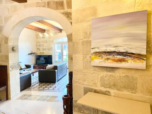 Villa Rossa Gozo - 5 bedroom ensuite with pool & jacuzzi Villa Rossa Gozo - 5 bedroom ensuite with pool & jacuzzi