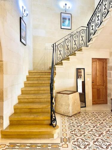 Villa Rossa Gozo - 5 bedroom ensuite with pool & jacuzzi Villa Rossa Gozo - 5 bedroom ensuite with pool & jacuzzi