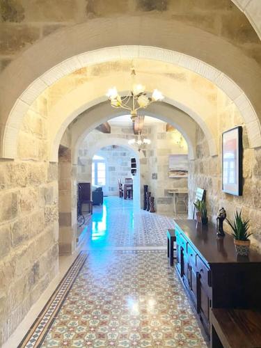 Villa Rossa Gozo - 5 bedroom ensuite with pool & jacuzzi Villa Rossa Gozo - 5 bedroom ensuite with pool & jacuzzi