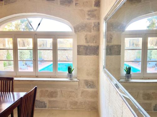 Villa Rossa Gozo - 5 bedroom ensuite with pool & jacuzzi Villa Rossa Gozo - 5 bedroom ensuite with pool & jacuzzi