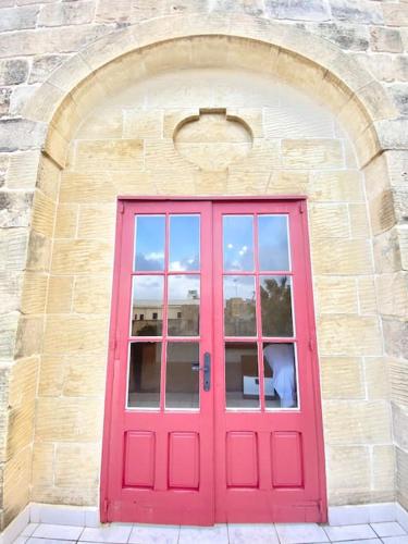 Villa Rossa Gozo - 5 bedroom ensuite with pool & jacuzzi Villa Rossa Gozo - 5 bedroom ensuite with pool & jacuzzi