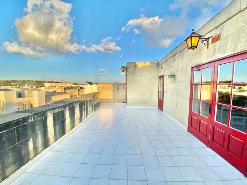 Villa Rossa Gozo - 5 bedroom ensuite with pool & jacuzzi Villa Rossa Gozo - 5 bedroom ensuite with pool & jacuzzi