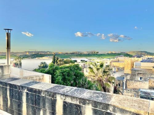 Villa Rossa Gozo - 5 bedroom ensuite with pool & jacuzzi Villa Rossa Gozo - 5 bedroom ensuite with pool & jacuzzi