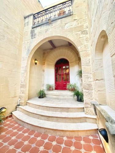 Villa Rossa Gozo - 5 bedroom ensuite with pool & jacuzzi Villa Rossa Gozo - 5 bedroom ensuite with pool & jacuzzi