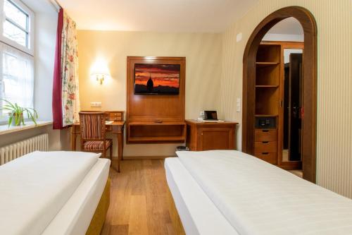2 twin beds